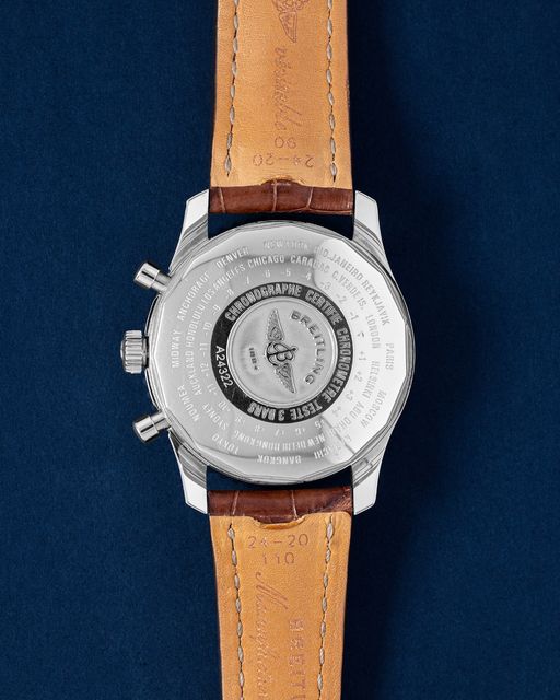 Breitling Navitimer Chronograph GMT 46 A24322 Image 2